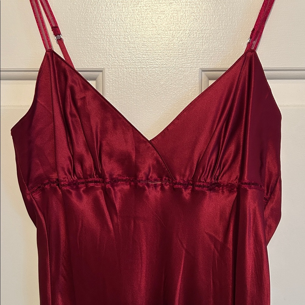 SILK & SATIN Gorgeous Nightgown NWOT Size M